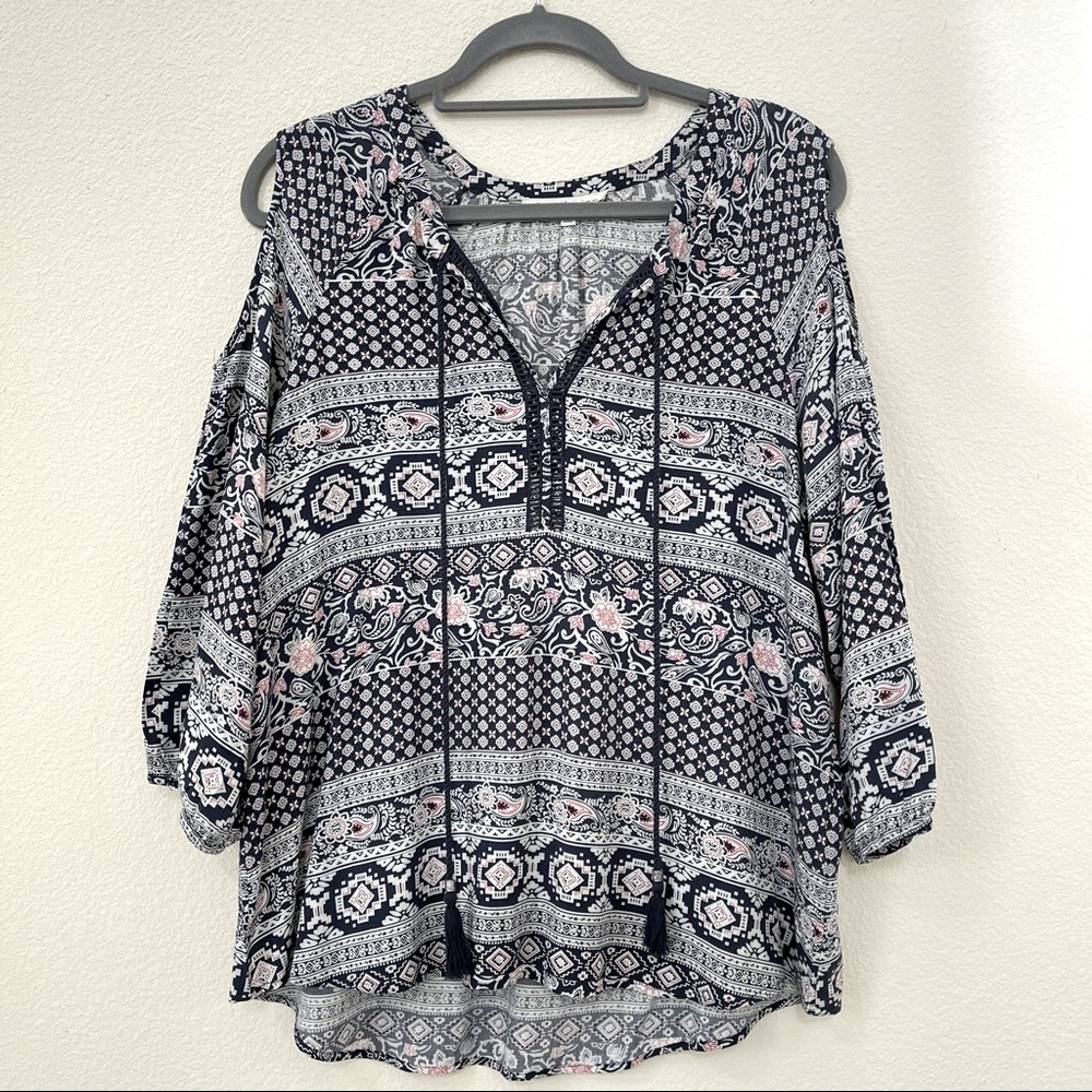 DanielRainn Cold-Shoulder Top